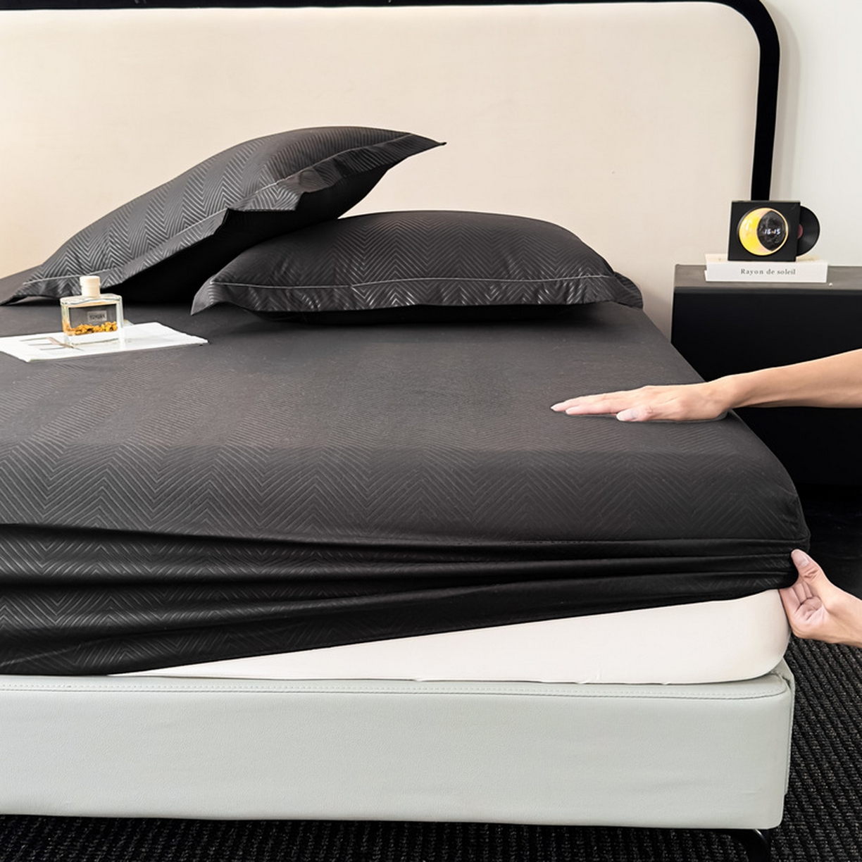 91家纺网 家纺一手货源 找家纺 露梦家纺 2025外贸内销跨境电商亚马逊速卖通磨毛单床笠三件套欧美尺寸多多跨境平台TEMU SHEIN笠高30 波纹-黑色