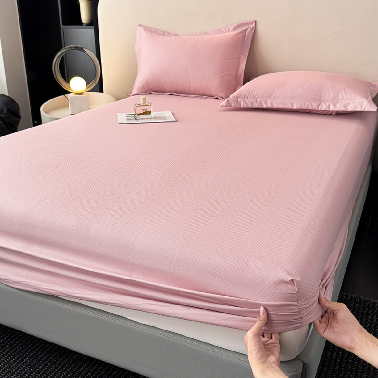 91家纺网 家纺一手货源 找家纺 露梦家纺 2025外贸内销跨境电商亚马逊速卖通磨毛单床笠三件套欧美尺寸多多跨境平台TEMU SHEIN笠高30 波纹-深粉