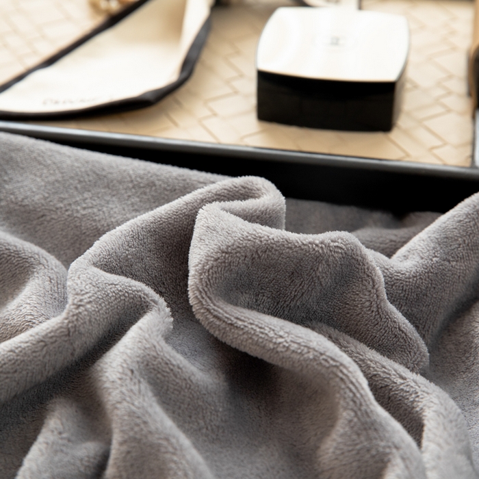 91家纺网 家纺一手货源 找家纺 懒猫家纺 2025新款刺绣贴布绣牛奶绒四件套-珍妮 珍妮-森屿灰