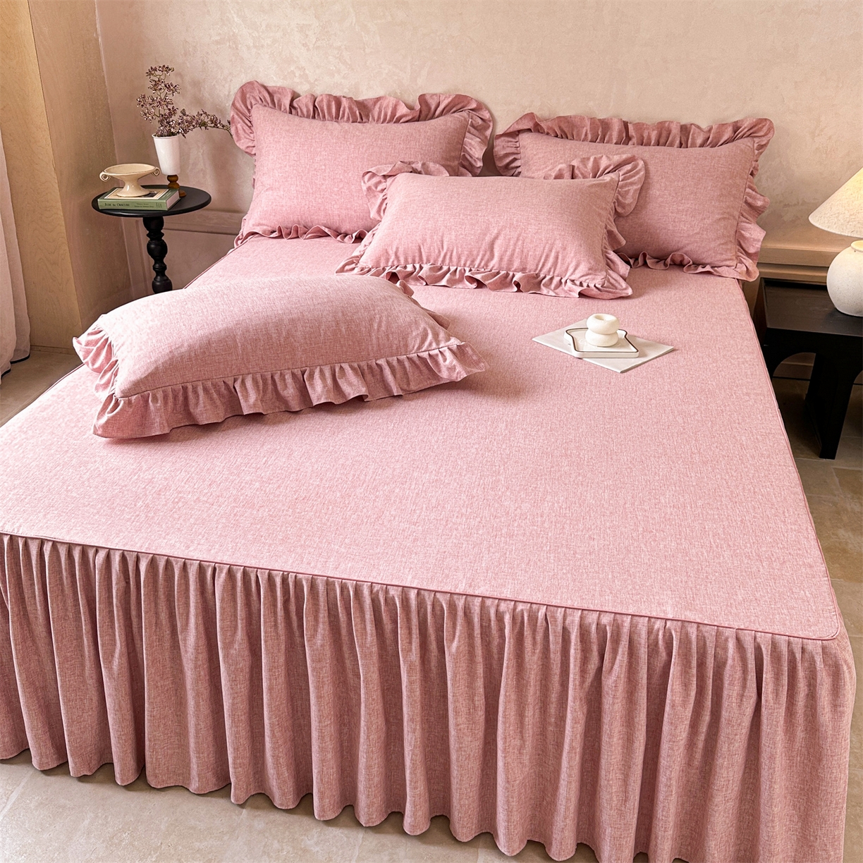 91家纺网 家纺一手货源 找家纺 忘忧草 2025新款纯色色织芙蓉棉床裙四件套-维密系列 维密-青春粉