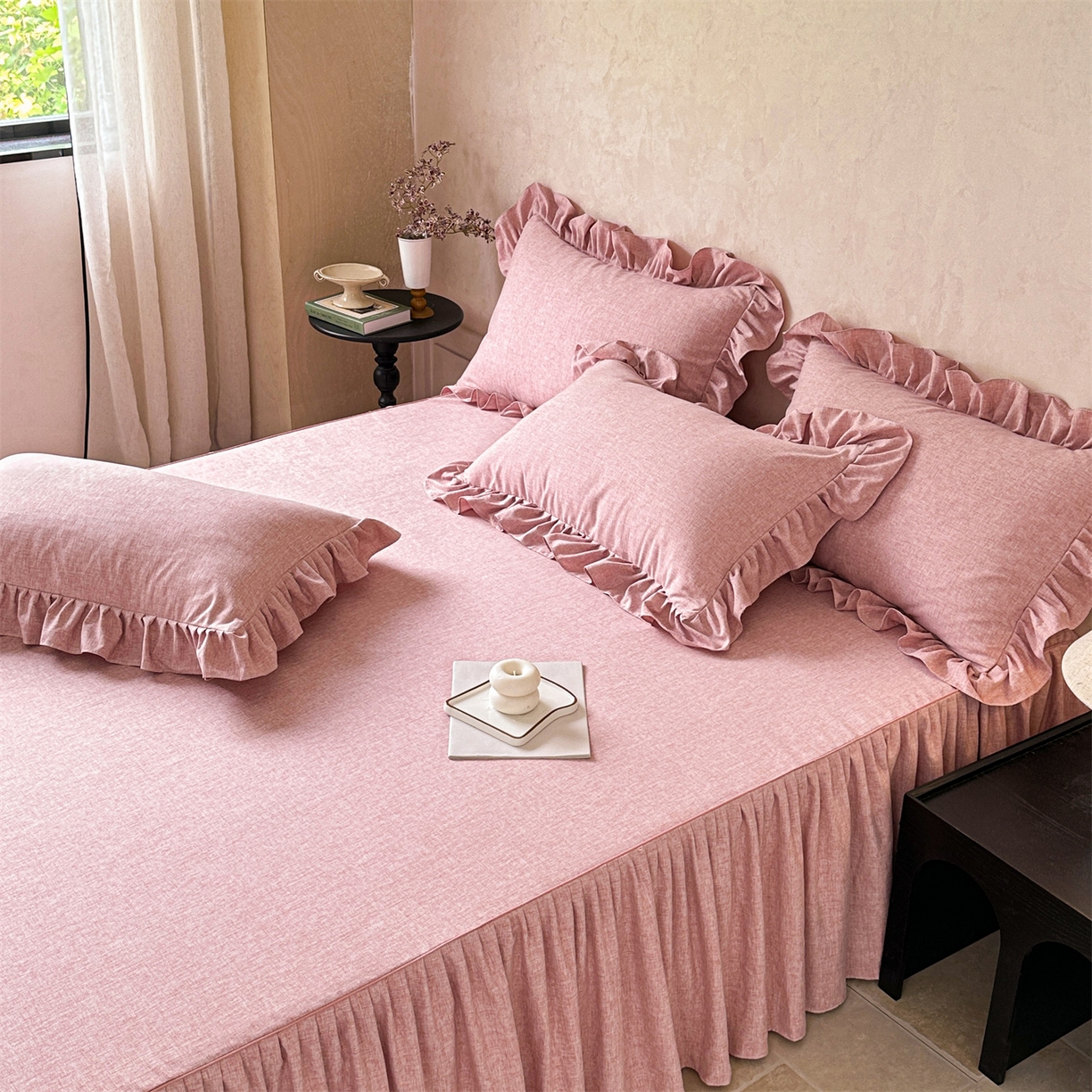 91家纺网 家纺一手货源 找家纺 忘忧草 2025新款纯色色织芙蓉棉床裙四件套-维密系列 维密-青春粉