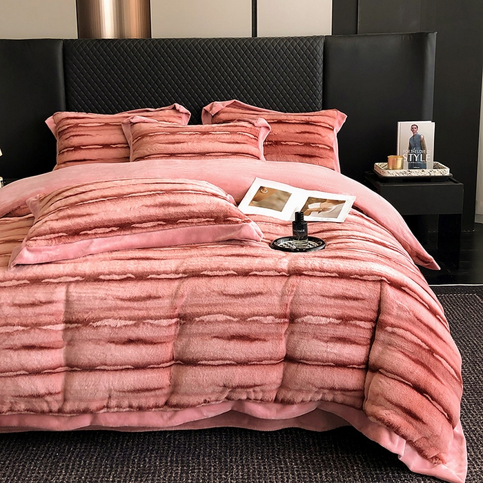 91家纺网 家纺一手货源 找家纺 懒猫家纺 2025新款兔毛绒拼角四件套-赫拉 赫拉-秋香红