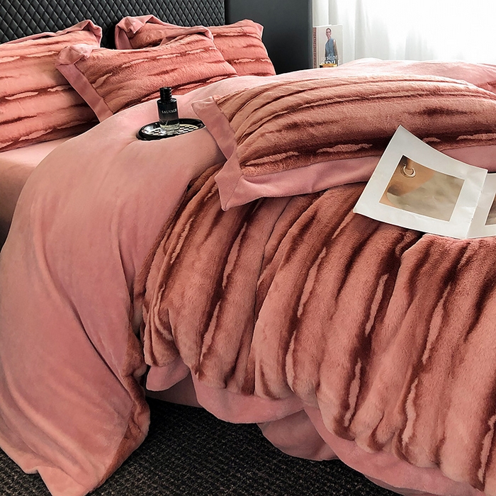 91家纺网 家纺一手货源 找家纺 懒猫家纺 2025新款兔毛绒拼角四件套-赫拉 赫拉-秋香红