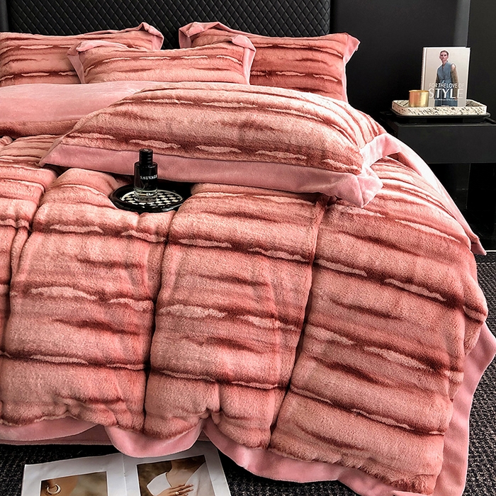 91家纺网 家纺一手货源 找家纺 懒猫家纺 2025新款兔毛绒拼角四件套-赫拉 赫拉-秋香红