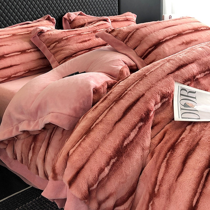 91家纺网 家纺一手货源 找家纺 懒猫家纺 2025新款兔毛绒拼角四件套-赫拉 赫拉-秋香红