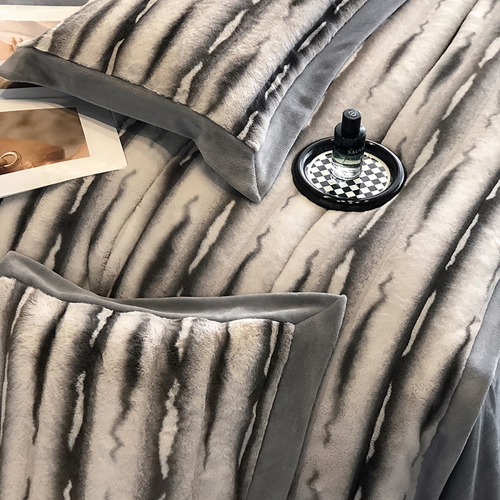 91家纺网 家纺一手货源 找家纺 懒猫家纺 2025新款兔毛绒拼角四件套-赫拉 赫拉-梧桐灰