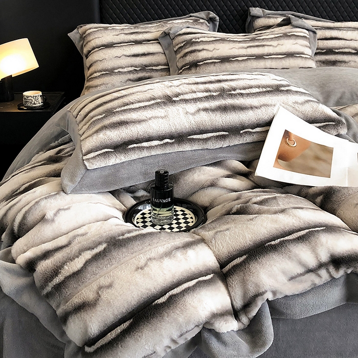 91家纺网 家纺一手货源 找家纺 懒猫家纺 2025新款兔毛绒拼角四件套-赫拉 赫拉-梧桐灰