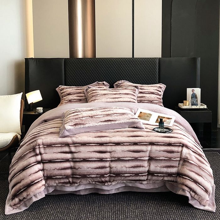 懒猫家纺 2025新款兔毛绒拼角四件套-赫拉 赫拉-玉颜紫