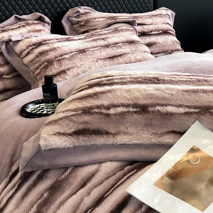 91家纺网 家纺一手货源 找家纺 懒猫家纺 2025新款兔毛绒拼角四件套-赫拉 赫拉-玉颜紫