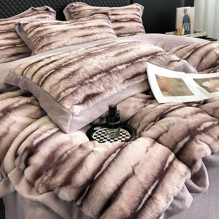 91家纺网 家纺一手货源 找家纺 懒猫家纺 2025新款兔毛绒拼角四件套-赫拉 赫拉-玉颜紫