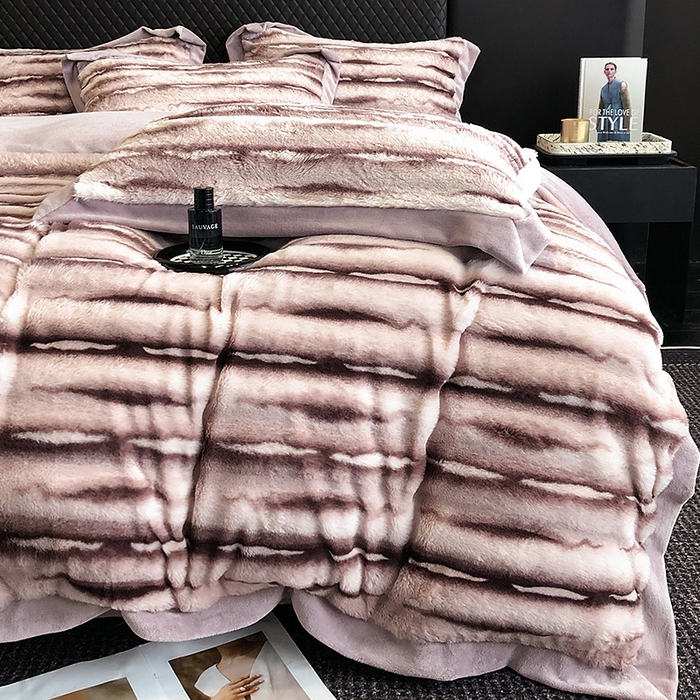 91家纺网 家纺一手货源 找家纺 懒猫家纺 2025新款兔毛绒拼角四件套-赫拉 赫拉-玉颜紫