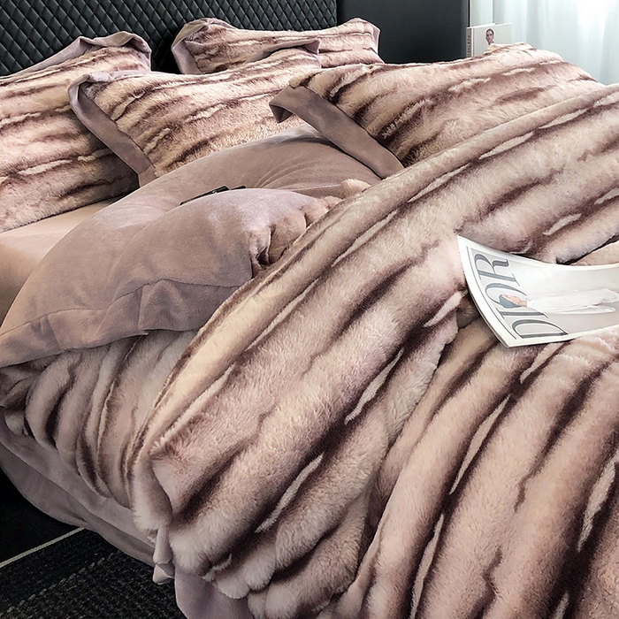 91家纺网 家纺一手货源 找家纺 懒猫家纺 2025新款兔毛绒拼角四件套-赫拉 赫拉-玉颜紫