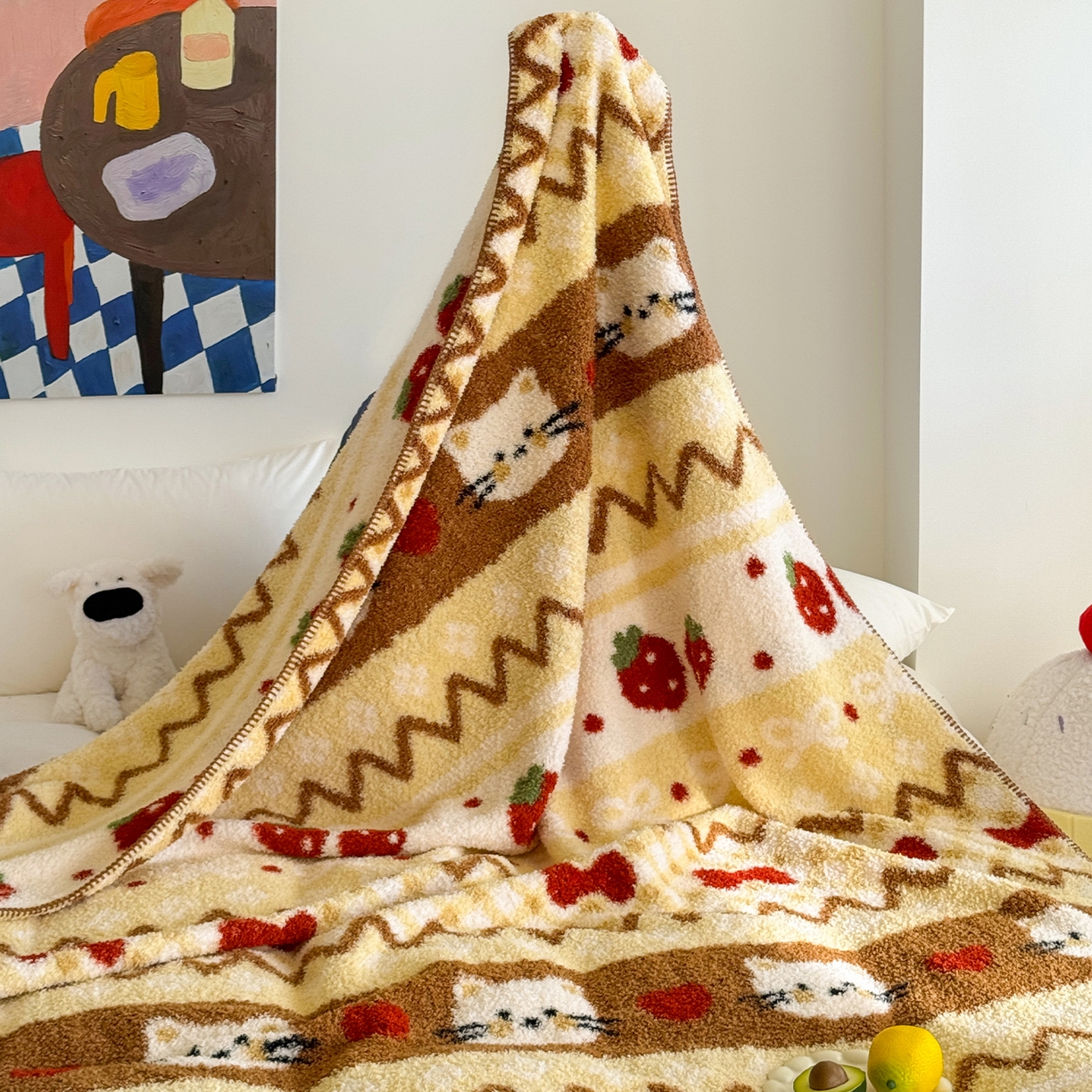 91家纺网 家纺一手货源 找家纺 舒隅家纺 2025新款A类卡通休闲半边绒三角针毛毯 莓果小猫-咖