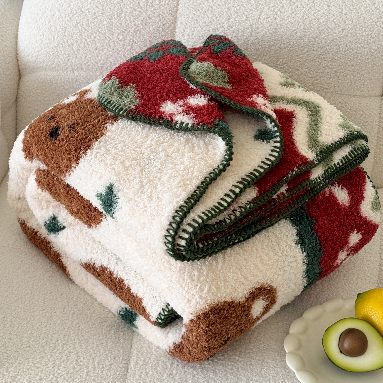 91家纺网 家纺一手货源 找家纺 舒隅家纺 2025新款A类卡通休闲半边绒三角针毛毯 森系萌宠-红