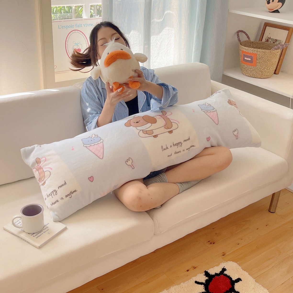 91家纺网 家纺一手货源 找家纺 六巷胡同 2025新款INS博主可爱风A类200g牛奶绒长条大抱枕 抱枕-芭宠假日蓝