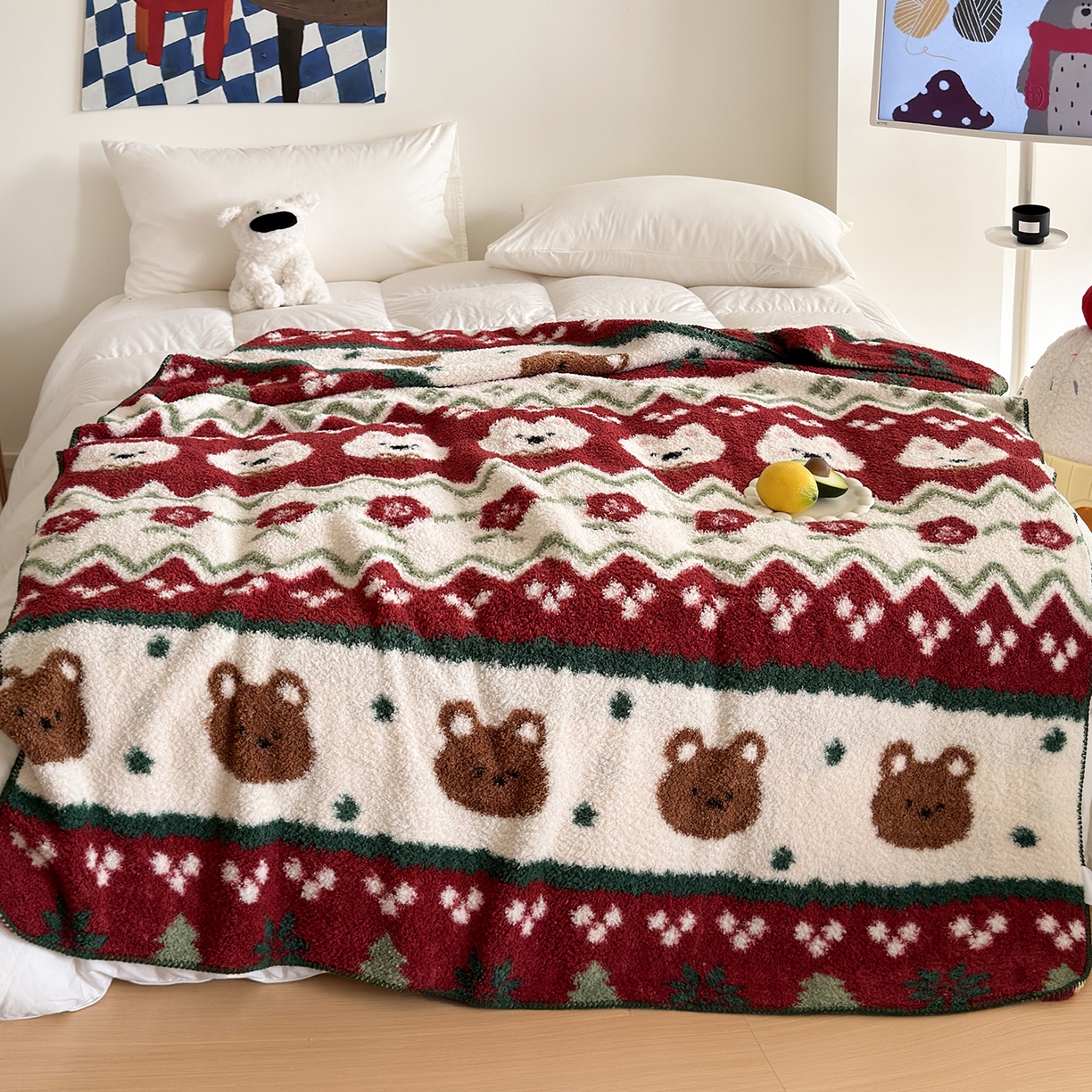 91家纺网 家纺一手货源 找家纺 舒隅家纺 2025新款A类卡通休闲半边绒三角针毛毯 森系萌宠-红