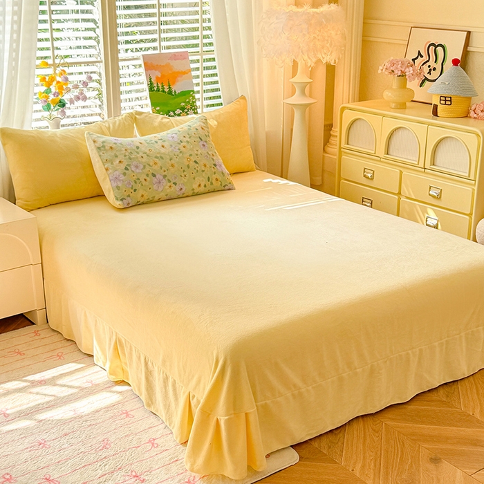 91家纺网 家纺一手货源 找家纺 九诺家纺 2025秋冬新款牛奶绒床单四件套【圆角吊边花边床单】 暖阳之春