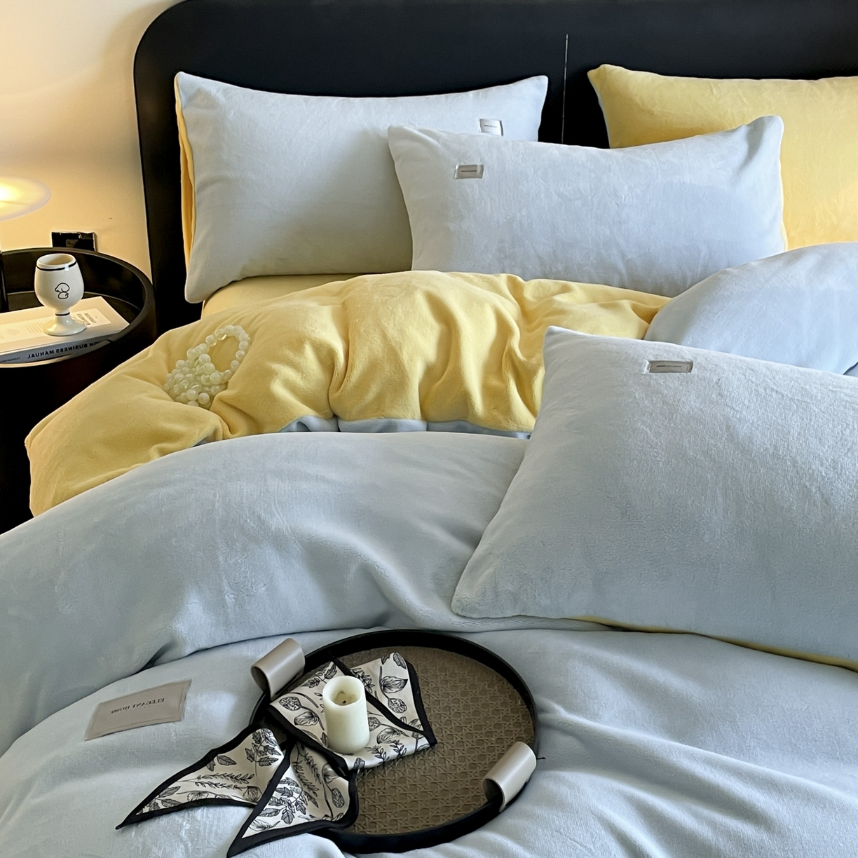 91家纺网 家纺一手货源 找家纺 ab家纺 2025新款纯色高克重牛奶绒双拼单被套 天空蓝柠檬黄