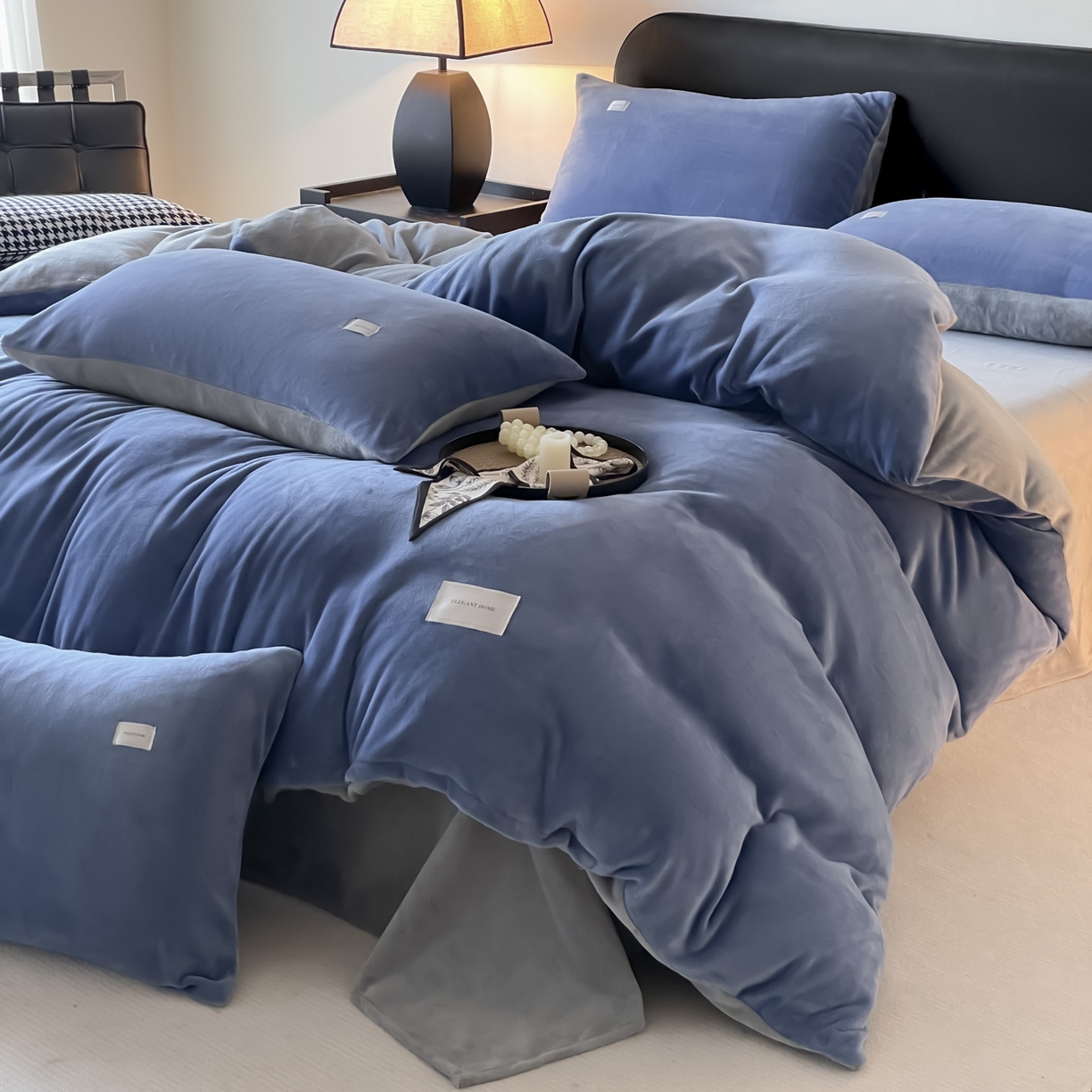 91家纺网 家纺一手货源 找家纺 ab家纺 2025新款纯色高克重牛奶绒双拼单被套 宾利蓝深灰