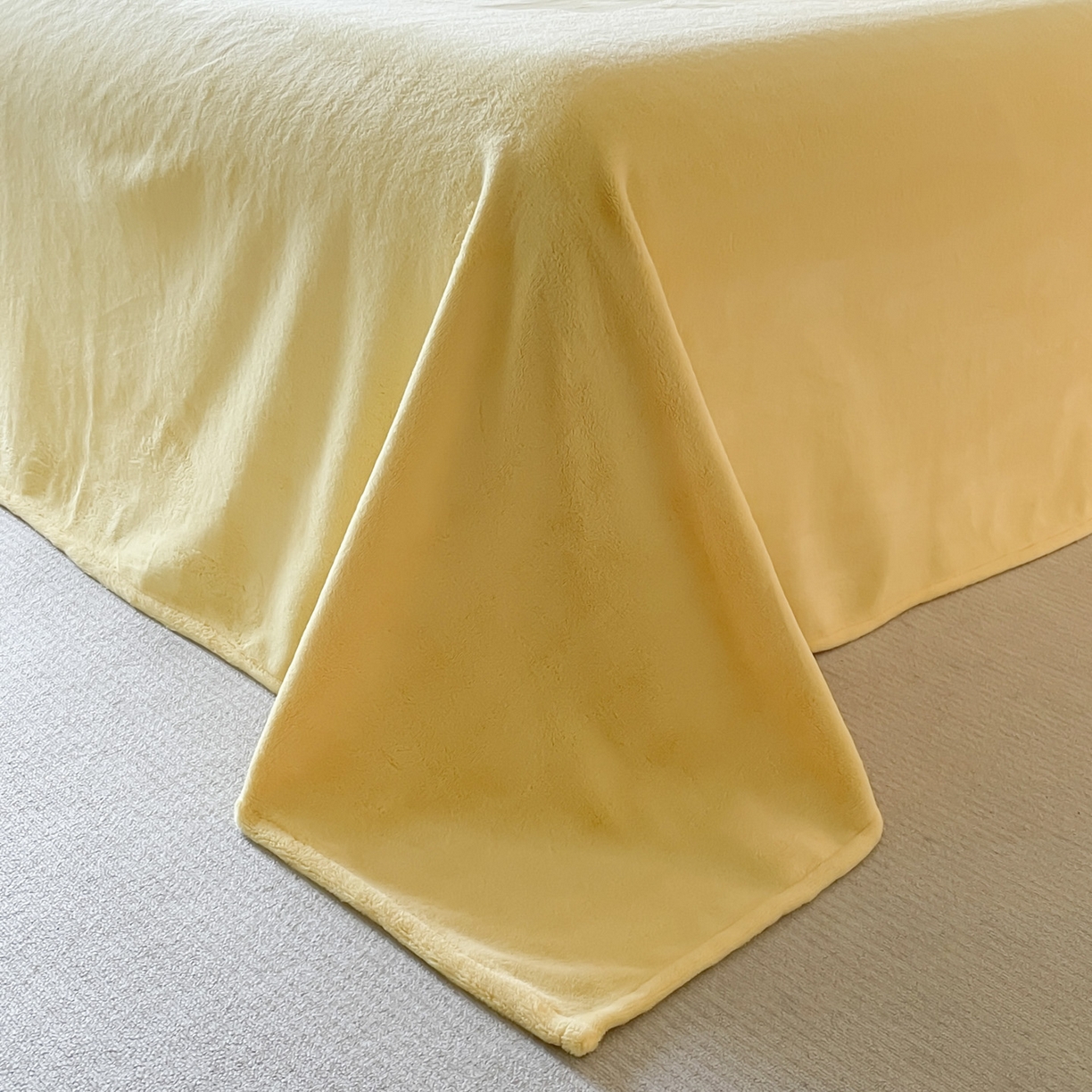 91家纺网 家纺一手货源 找家纺 ab家纺 2025新款纯色高克重牛奶绒双拼单被套 天空蓝柠檬黄