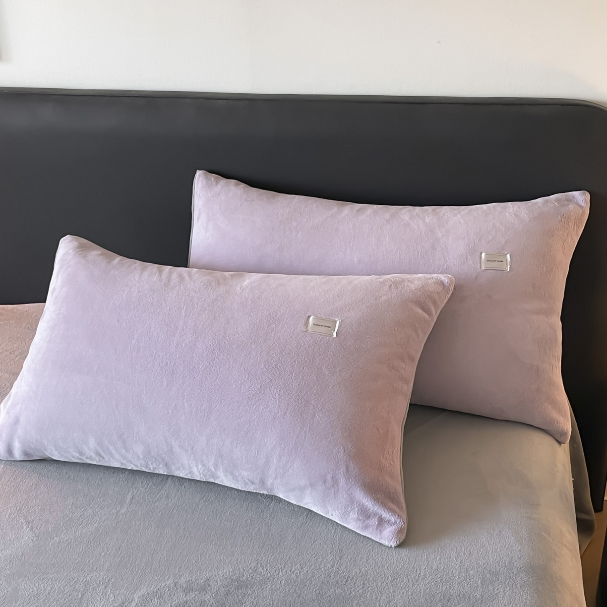 91家纺网 家纺一手货源 找家纺 ab家纺 2025新款纯色高克重牛奶绒双拼单被套 香芋柴深灰