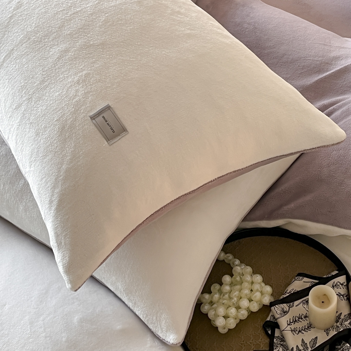 91家纺网 家纺一手货源 找家纺 ab家纺 2025新款纯色高克重牛奶绒双拼单被套 米月白香芋紫