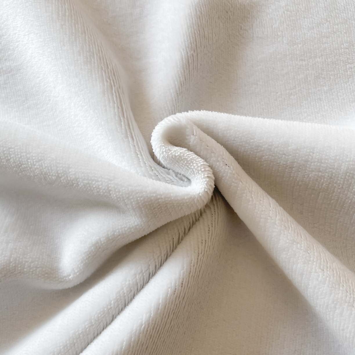 91家纺网 家纺一手货源 找家纺 ab家纺 2025新款纯色高克重牛奶绒双拼单被套 米月白香芋紫