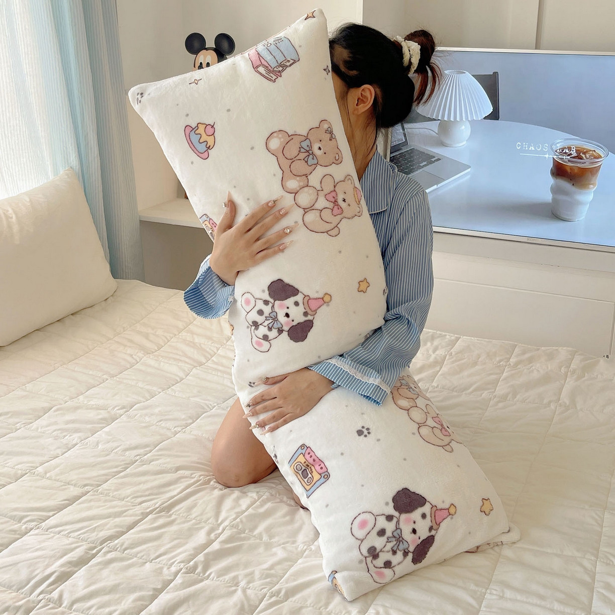 六巷胡同 2025新款INS博主可爱风A类200g牛奶绒长条大抱枕 抱枕-磁带熊仔米