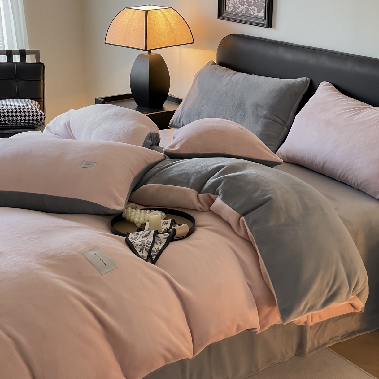 91家纺网 家纺一手货源 找家纺 ab家纺 2025新款纯色高克重牛奶绒双拼单被套 豆沙深灰