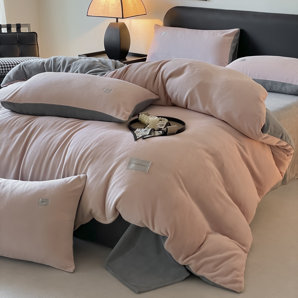91家纺网 家纺一手货源 找家纺 ab家纺 2025新款纯色高克重牛奶绒双拼单被套 豆沙深灰
