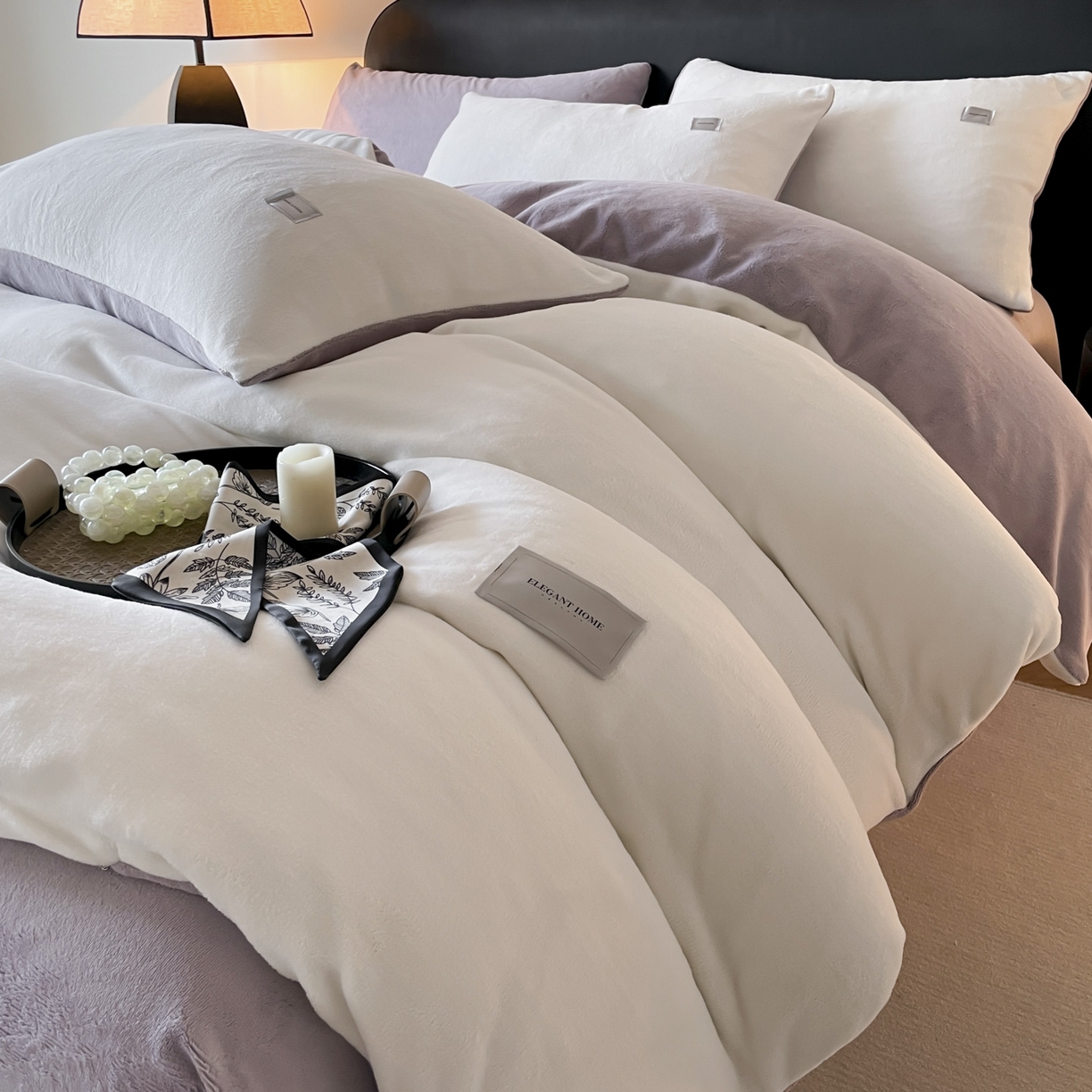 91家纺网 家纺一手货源 找家纺 ab家纺 2025新款纯色高克重牛奶绒双拼单被套 米月白香芋紫