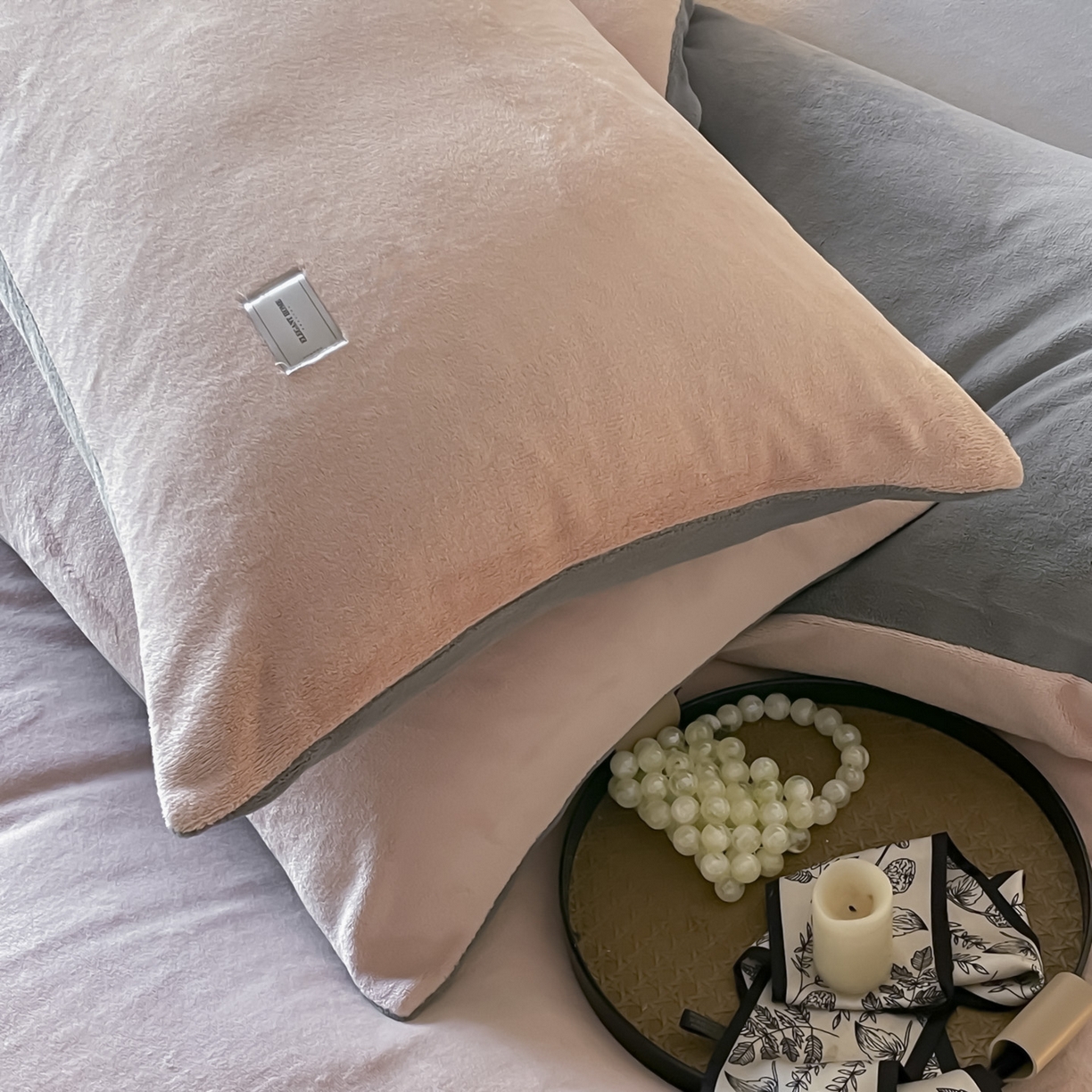 91家纺网 家纺一手货源 找家纺 ab家纺 2025新款纯色高克重牛奶绒双拼单被套 豆沙深灰