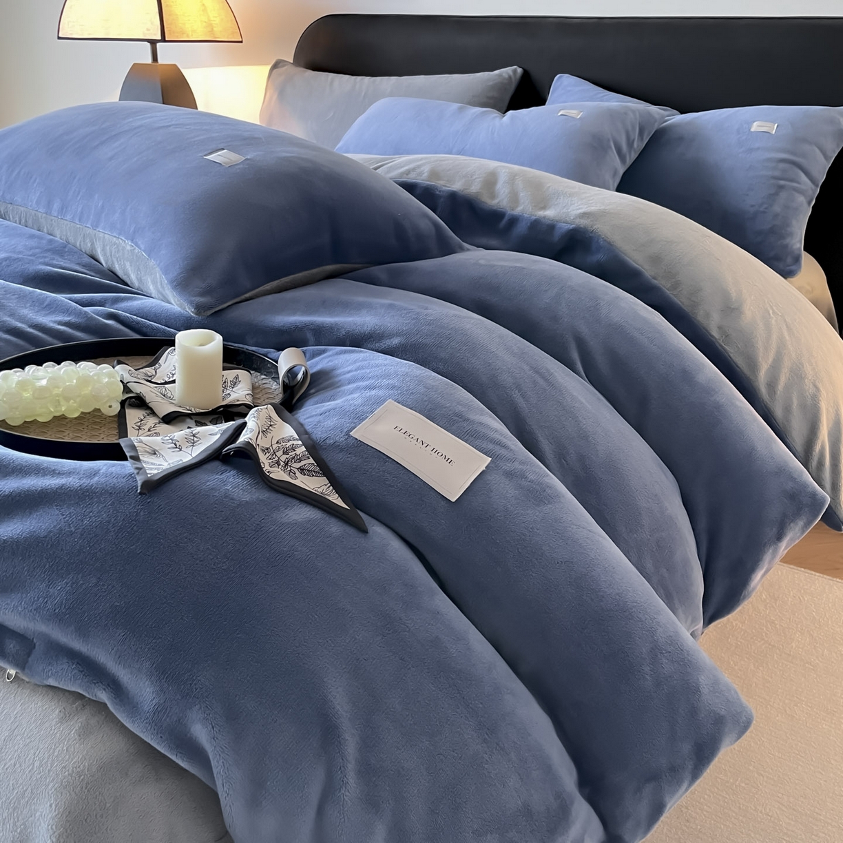 91家纺网 家纺一手货源 找家纺 ab家纺 2025新款纯色高克重牛奶绒双拼单被套 宾利蓝深灰