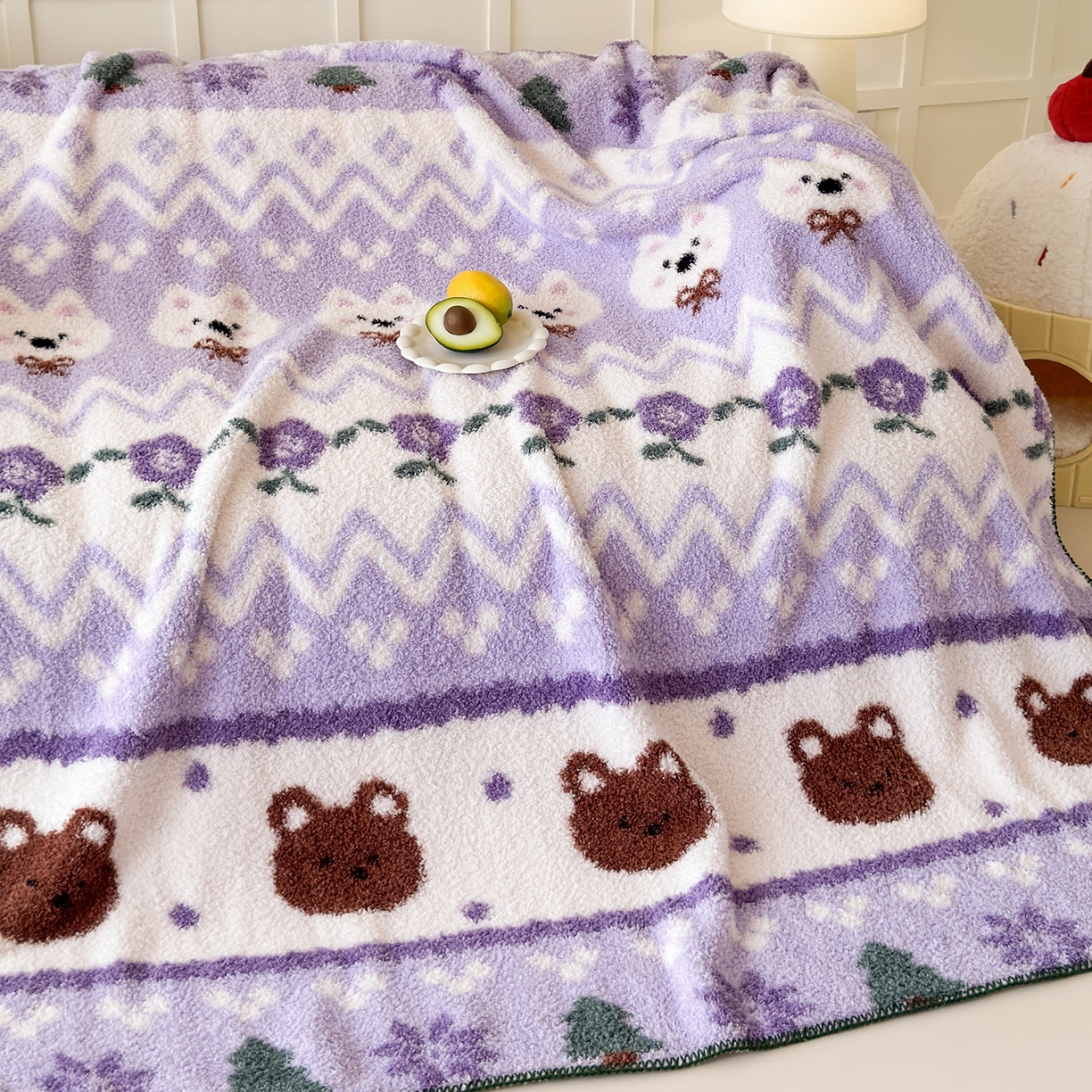 91家纺网 家纺一手货源 找家纺 舒隅家纺 2025新款A类卡通休闲半边绒三角针毛毯 森系萌宠-紫