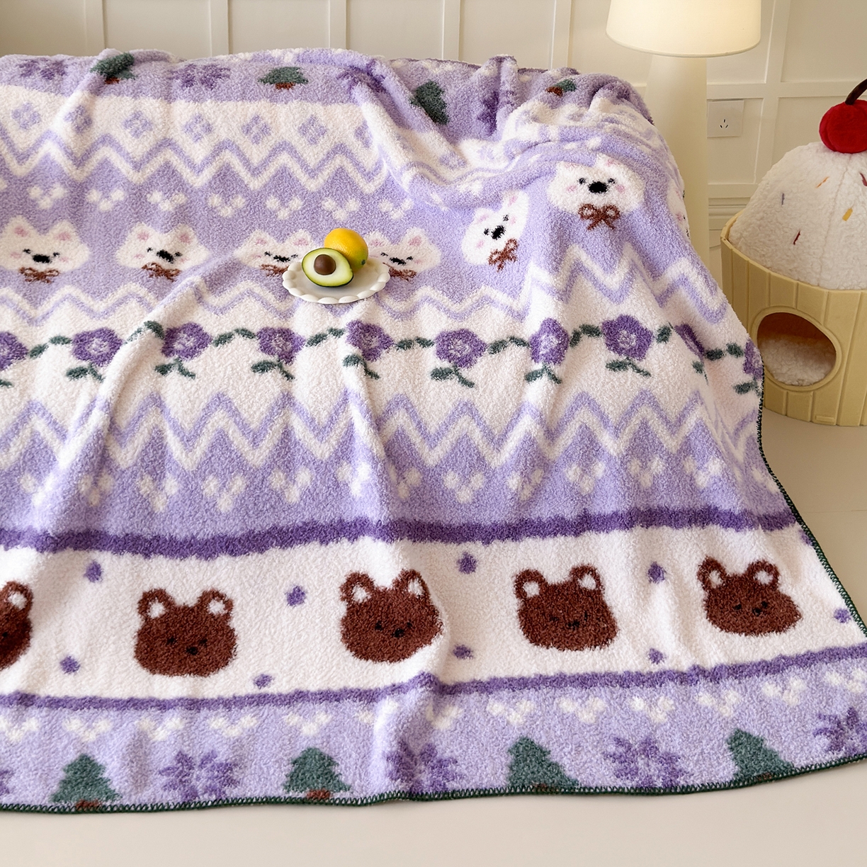 91家纺网 家纺一手货源 找家纺 舒隅家纺 2025新款A类卡通休闲半边绒三角针毛毯 森系萌宠-紫