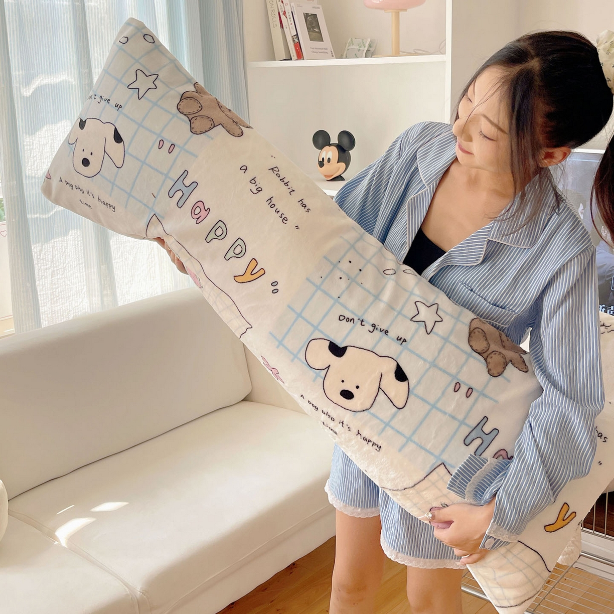 六巷胡同 2025新款INS博主可爱风A类200g牛奶绒长条大抱枕 抱枕-假日露营记