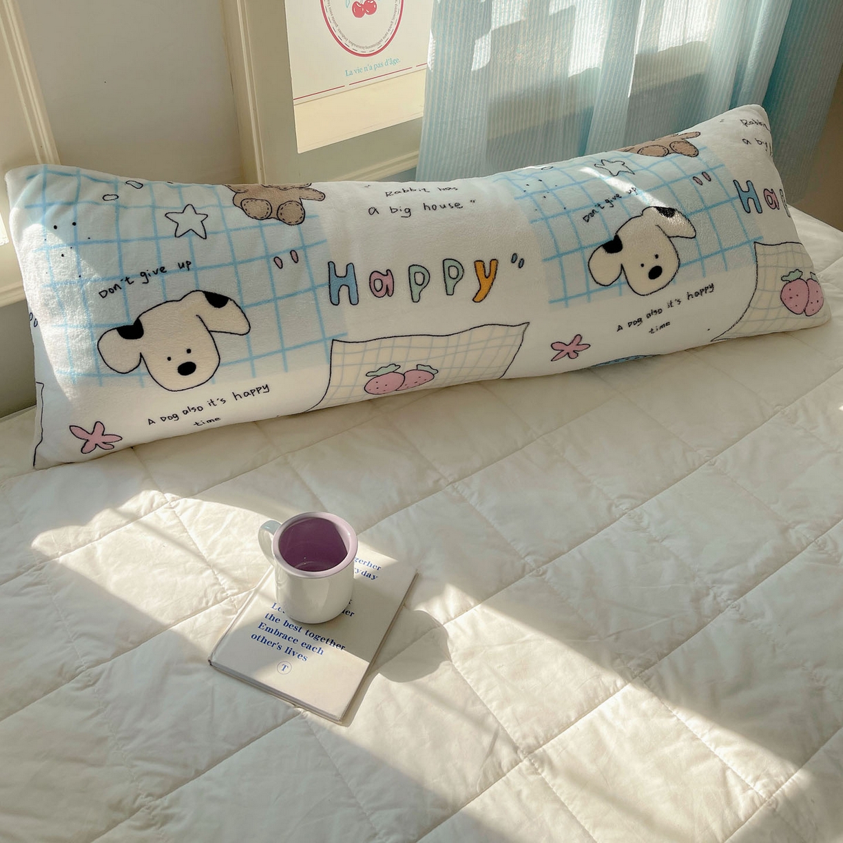 91家纺网 家纺一手货源 找家纺 六巷胡同 2025新款INS博主可爱风A类200g牛奶绒长条大抱枕 抱枕-假日露营记