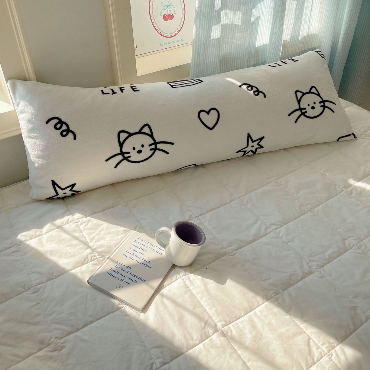 91家纺网 家纺一手货源 找家纺 六巷胡同 2025新款INS博主可爱风A类200g牛奶绒长条大抱枕 抱枕-可爱涂鸦集