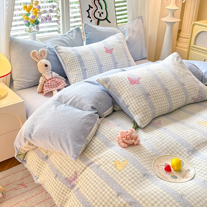 91家纺网 家纺一手货源 找家纺 九诺家纺 2025秋冬新款牛奶绒床单四件套【圆角吊边花边床单】 蝶舞格韵