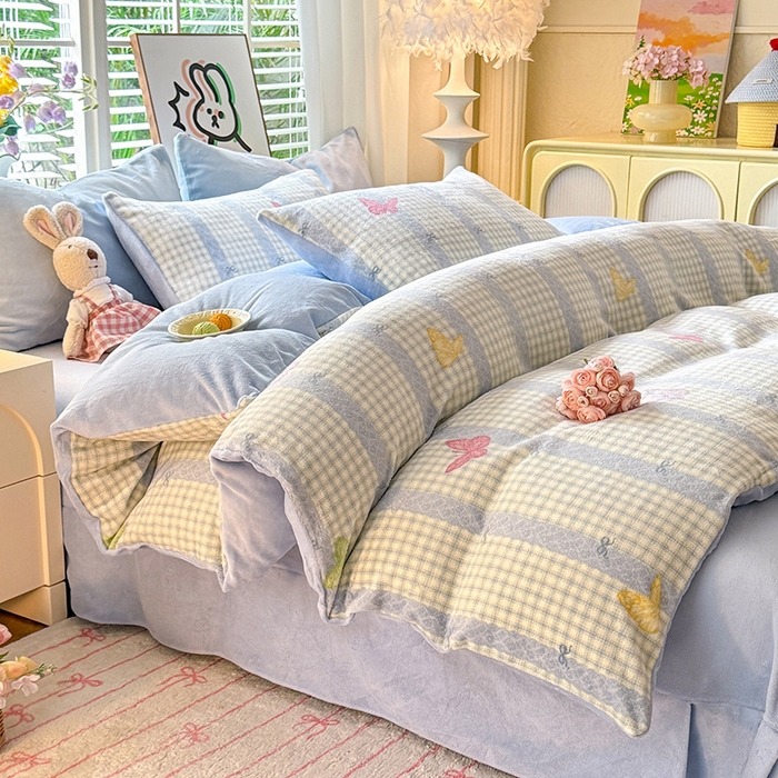 91家纺网 家纺一手货源 找家纺 九诺家纺 2025秋冬新款牛奶绒床单四件套【圆角吊边花边床单】 蝶舞格韵