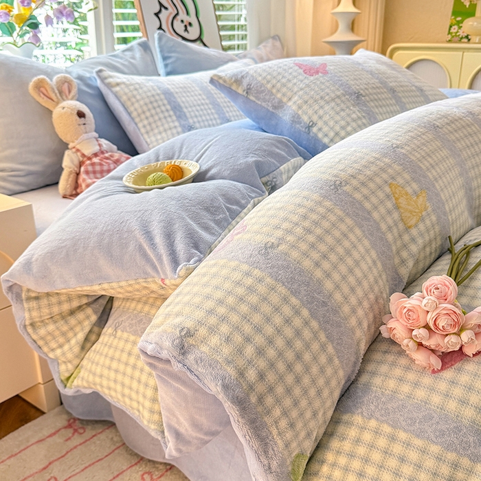 91家纺网 家纺一手货源 找家纺 九诺家纺 2025秋冬新款牛奶绒床单四件套【圆角吊边花边床单】 蝶舞格韵