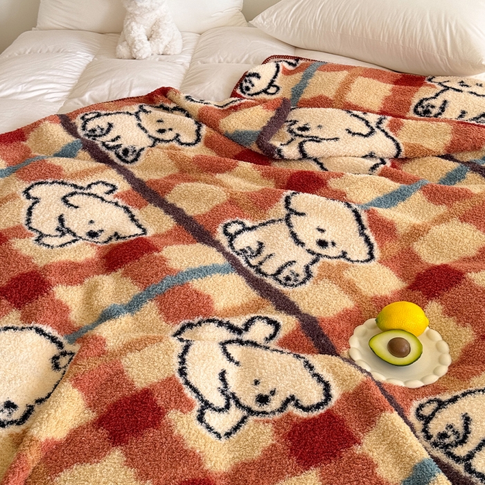 91家纺网 家纺一手货源 找家纺 舒隅家纺 2025新款A类卡通休闲半边绒三角针毛毯 线条小狗-红