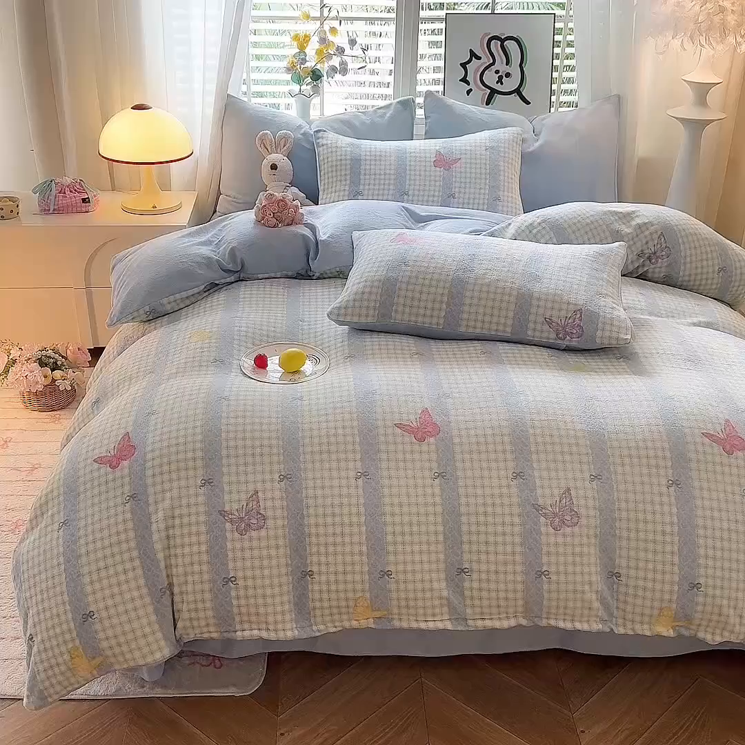 91家纺网 家纺一手货源 找家纺 九诺家纺 2025秋冬新款牛奶绒床单四件套【圆角吊边花边床单】 蝶舞格韵