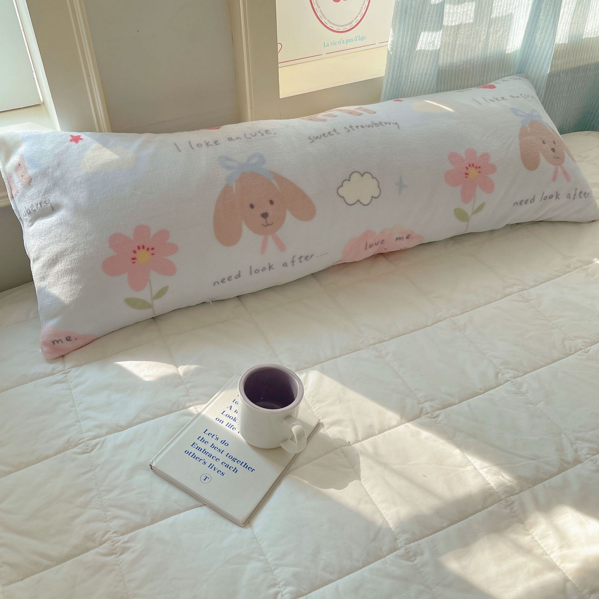 91家纺网 家纺一手货源 找家纺 六巷胡同 2025新款INS博主可爱风A类200g牛奶绒长条大抱枕 抱枕-猫狗小课堂