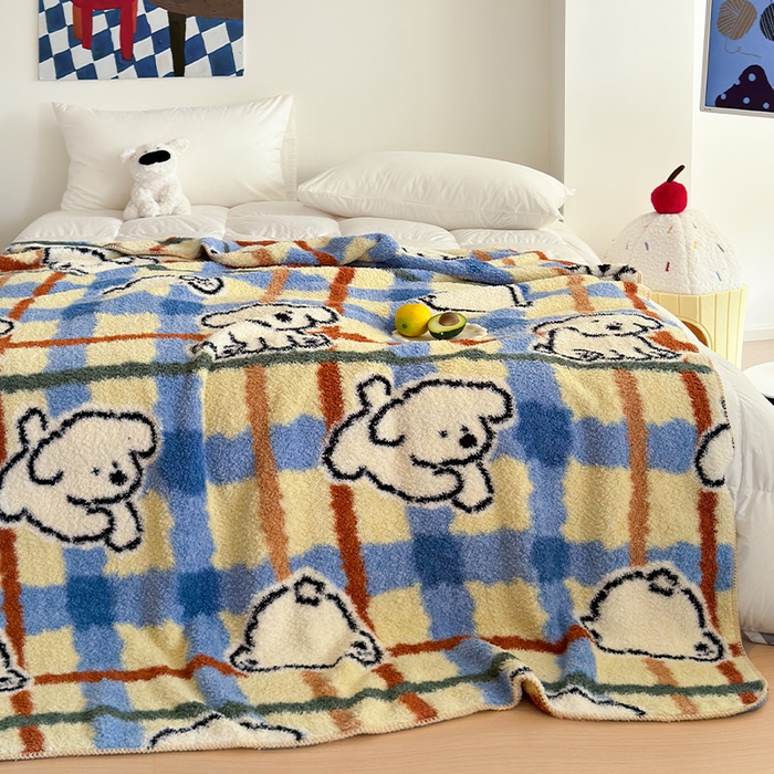 91家纺网 家纺一手货源 找家纺 舒隅家纺 2025新款A类卡通休闲半边绒三角针毛毯 线条小狗-蓝