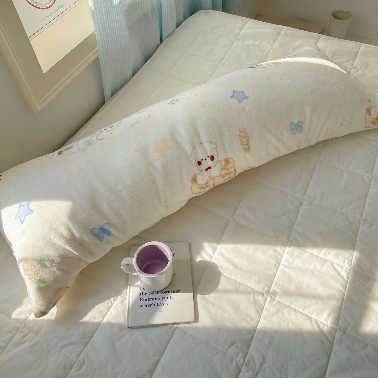 91家纺网 家纺一手货源 找家纺 六巷胡同 2025新款INS博主可爱风A类200g牛奶绒长条大抱枕 抱枕-奶萌修狗集