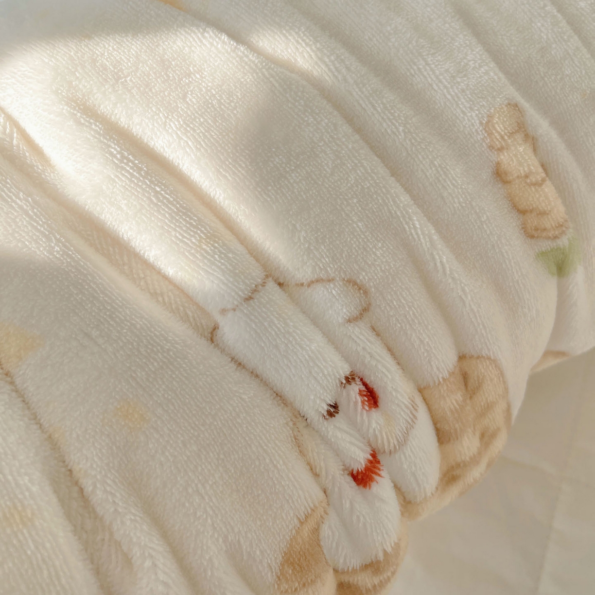 91家纺网 家纺一手货源 找家纺 六巷胡同 2025新款INS博主可爱风A类200g牛奶绒长条大抱枕 抱枕-奶萌修狗集