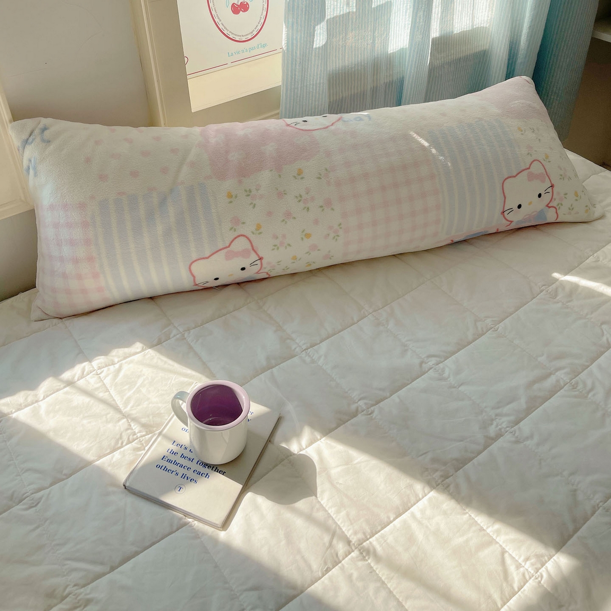 91家纺网 家纺一手货源 找家纺 六巷胡同 2025新款INS博主可爱风A类200g牛奶绒长条大抱枕 抱枕-软萌碎花猫