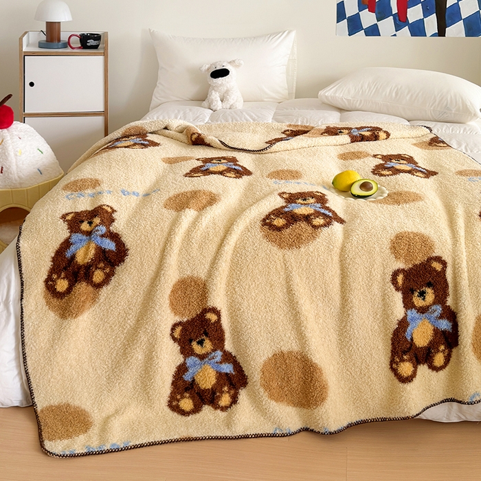 91家纺网 家纺一手货源 找家纺 舒隅家纺 2025新款A类卡通休闲半边绒三角针毛毯 小熊软糖