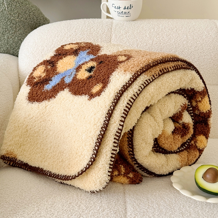 91家纺网 家纺一手货源 找家纺 舒隅家纺 2025新款A类卡通休闲半边绒三角针毛毯 小熊软糖